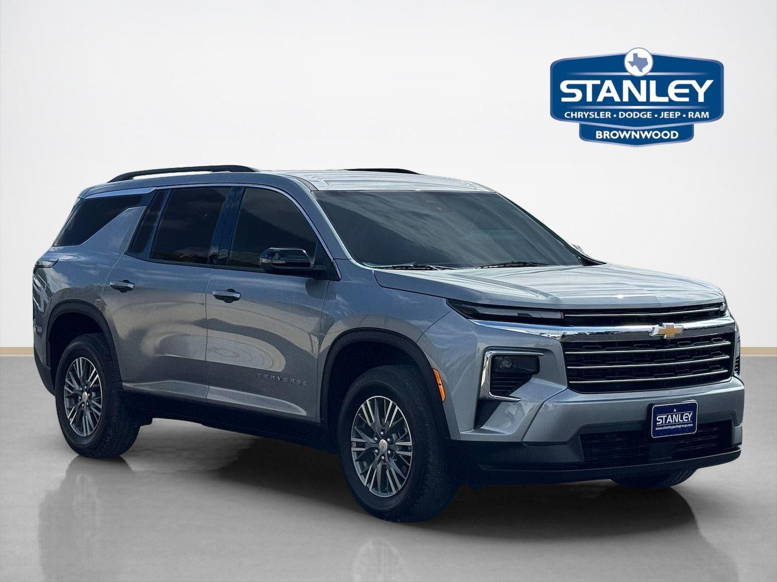 2025 Chevrolet Traverse FWD LT in Sterling Gray Metallic — front three-quarter view