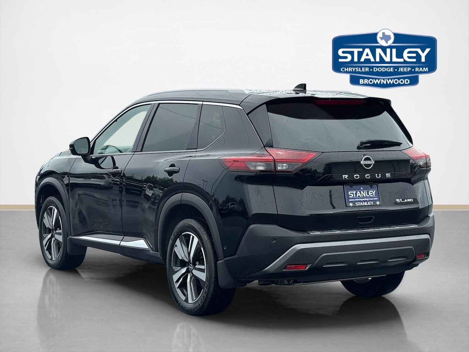 2023 Nissan Rogue — detail view