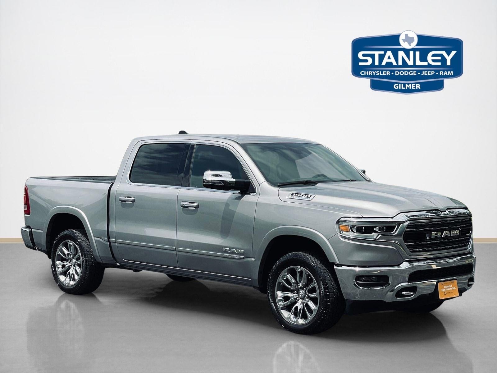 2024 RAM 1500 Limited in Billet Silver Metallic Clearcoat — front three-quarter view