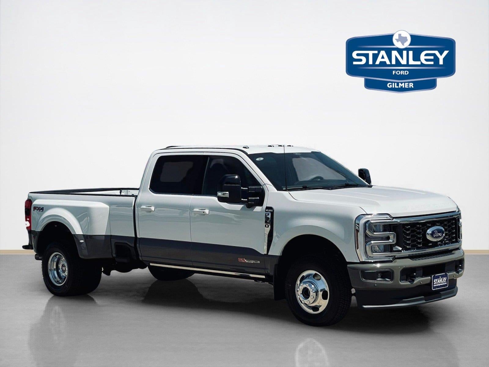 2026 Ford Super Duty F-350 King Ranch in Star White Metallic Tri-Coat — front three-quarter view