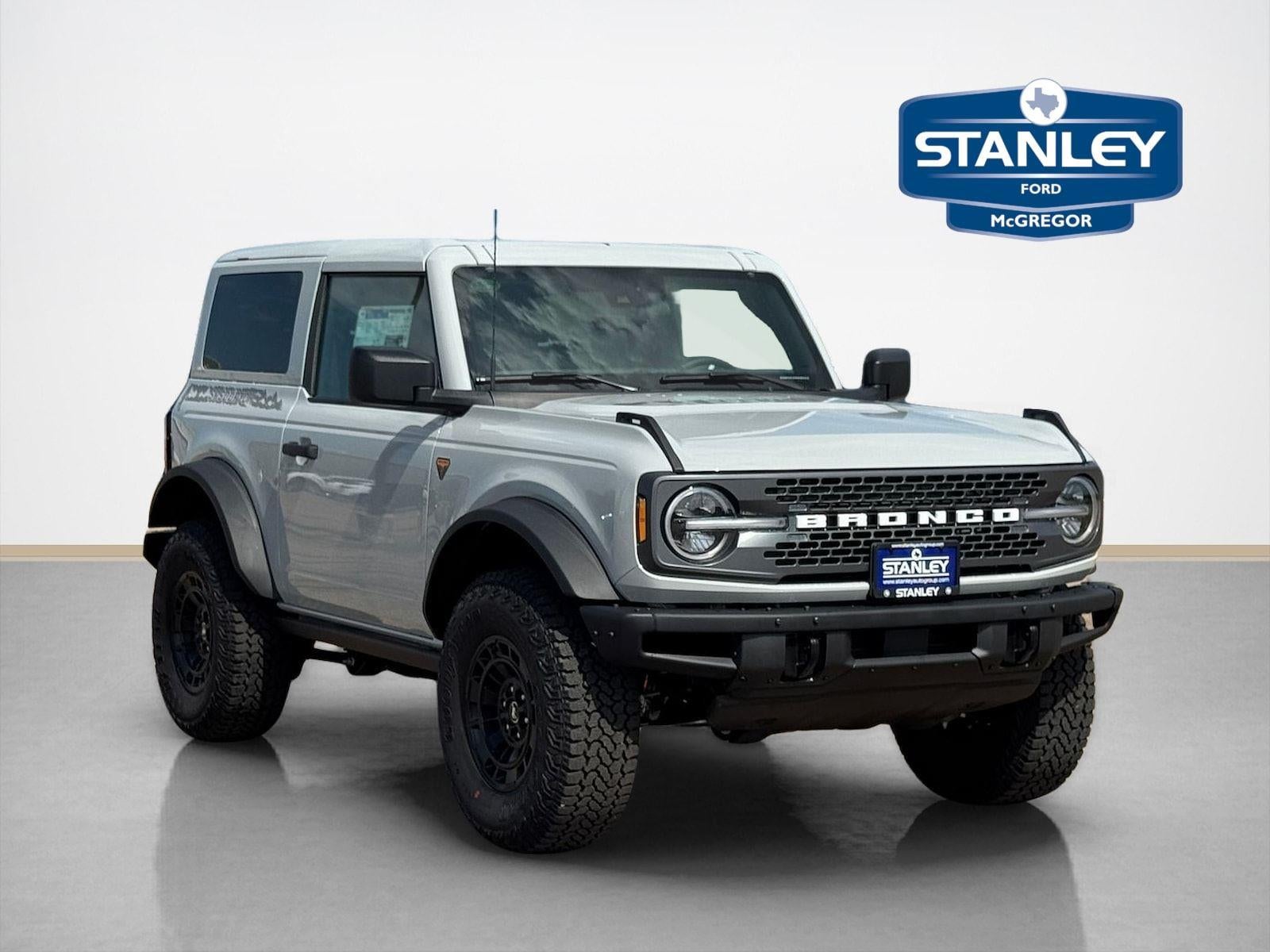 2026 Ford Bronco Badlands in Avalanche Gray — front three-quarter view