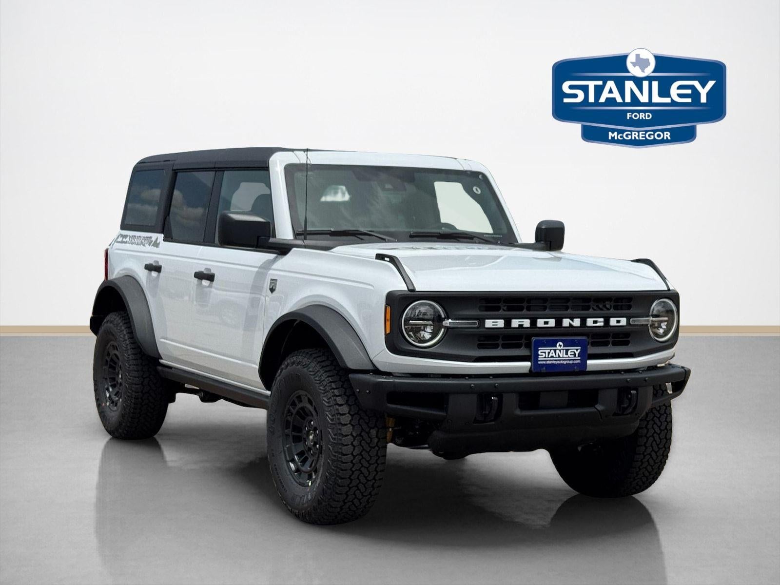 2026 Ford Bronco Big Bend in Oxford White — front three-quarter view