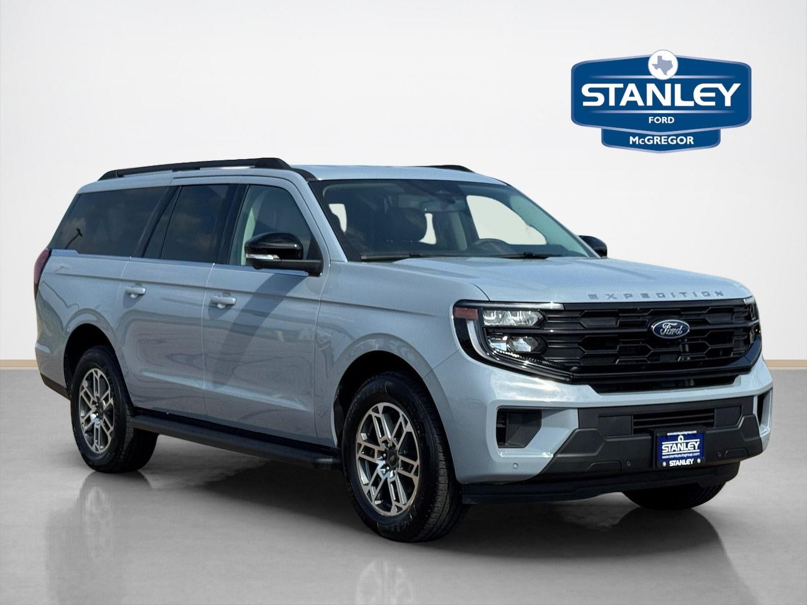 2026 Ford Expedition Max Active in Glacier Gray Metallic Tri-Coat — front three-quarter view