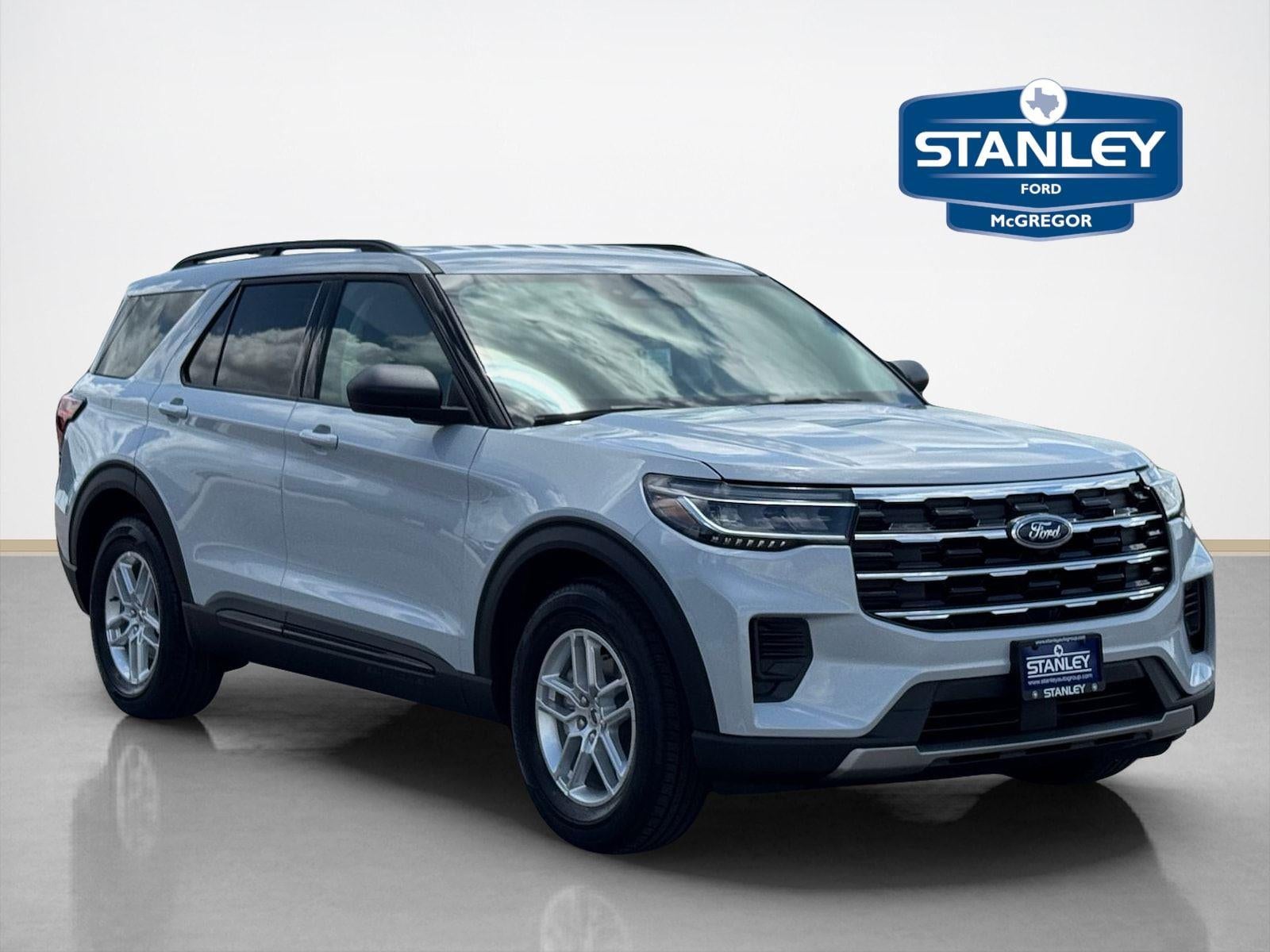 2026 Ford Explorer Active w/200A Pkg in Space White Metallic — front three-quarter view