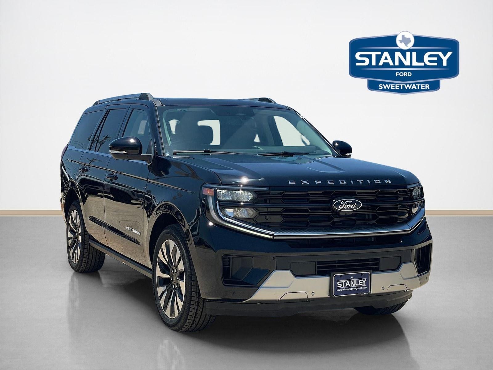 2026 Ford Expedition Platinum in Agate Black Metallic — front three-quarter view