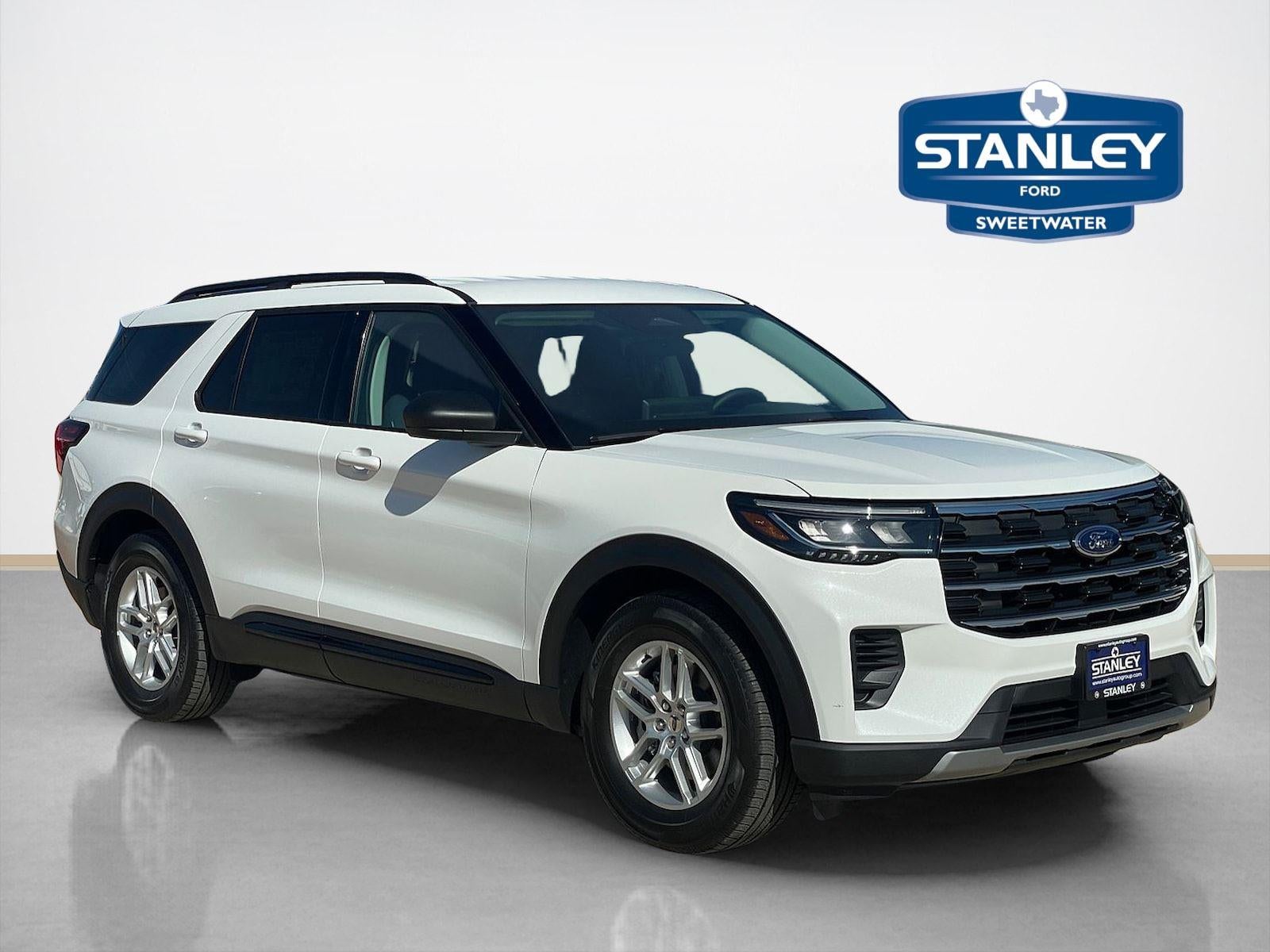 2026 Ford Explorer Active w/200A Pkg in Star White Metallic Tri-Coat — front three-quarter view