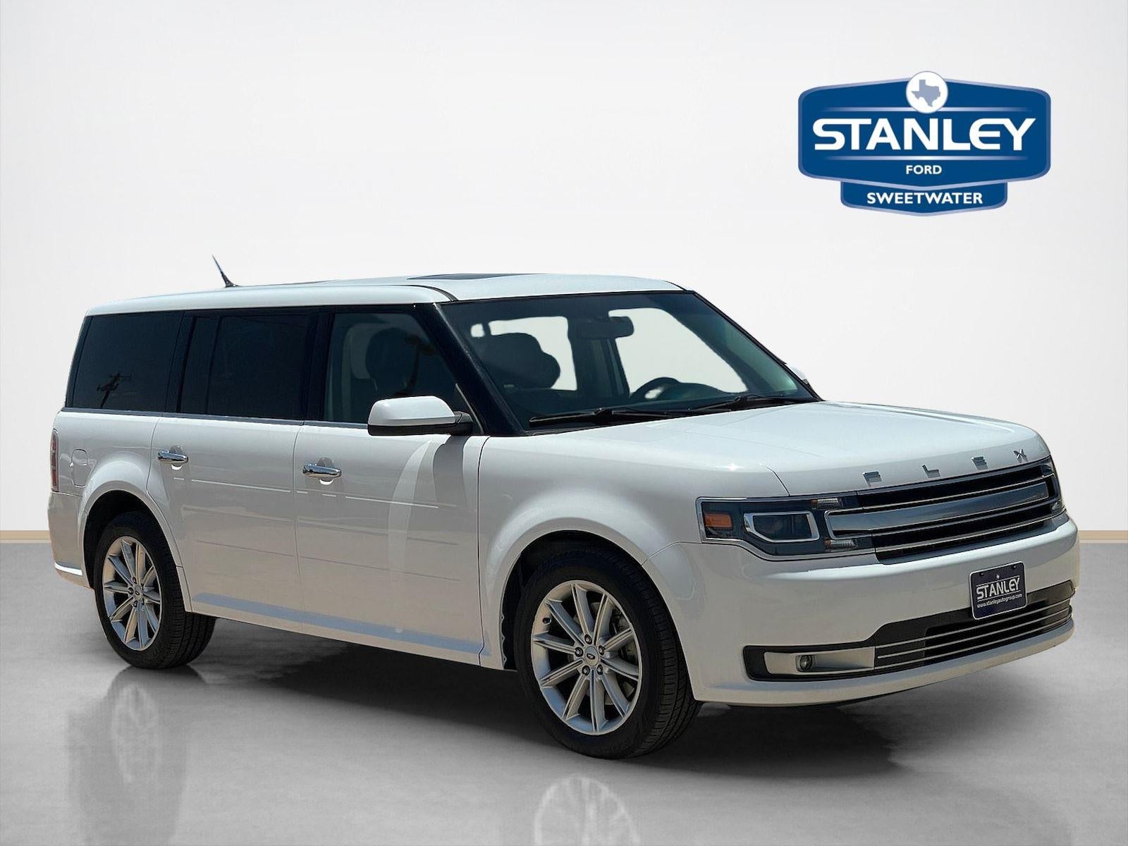 2019 Ford Flex Limited in Oxford White — front three-quarter view