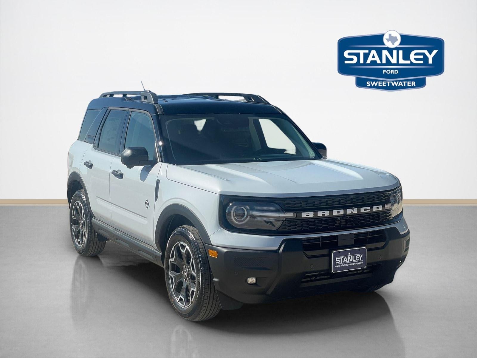 2026 Ford Bronco Sport Outer Banks in Space White Metallic — front three-quarter view