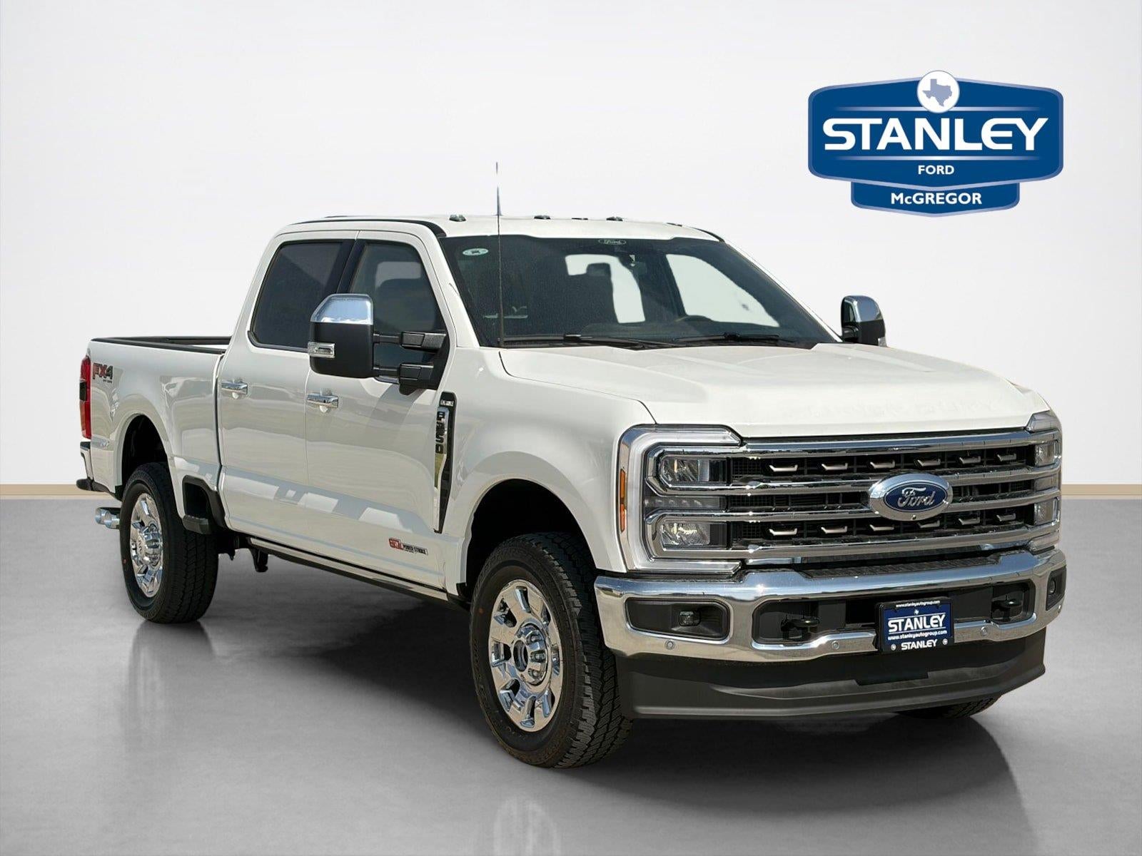 2026 Ford Super Duty F-250 King Ranch in Star White Metallic Tri-Coat — front three-quarter view