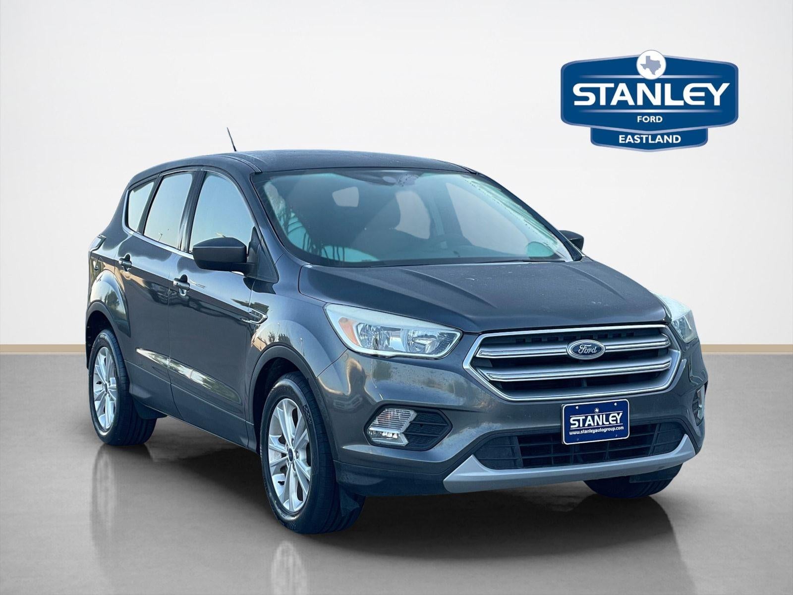 2017 Ford Escape SE in Magnetic Metallic — front three-quarter view