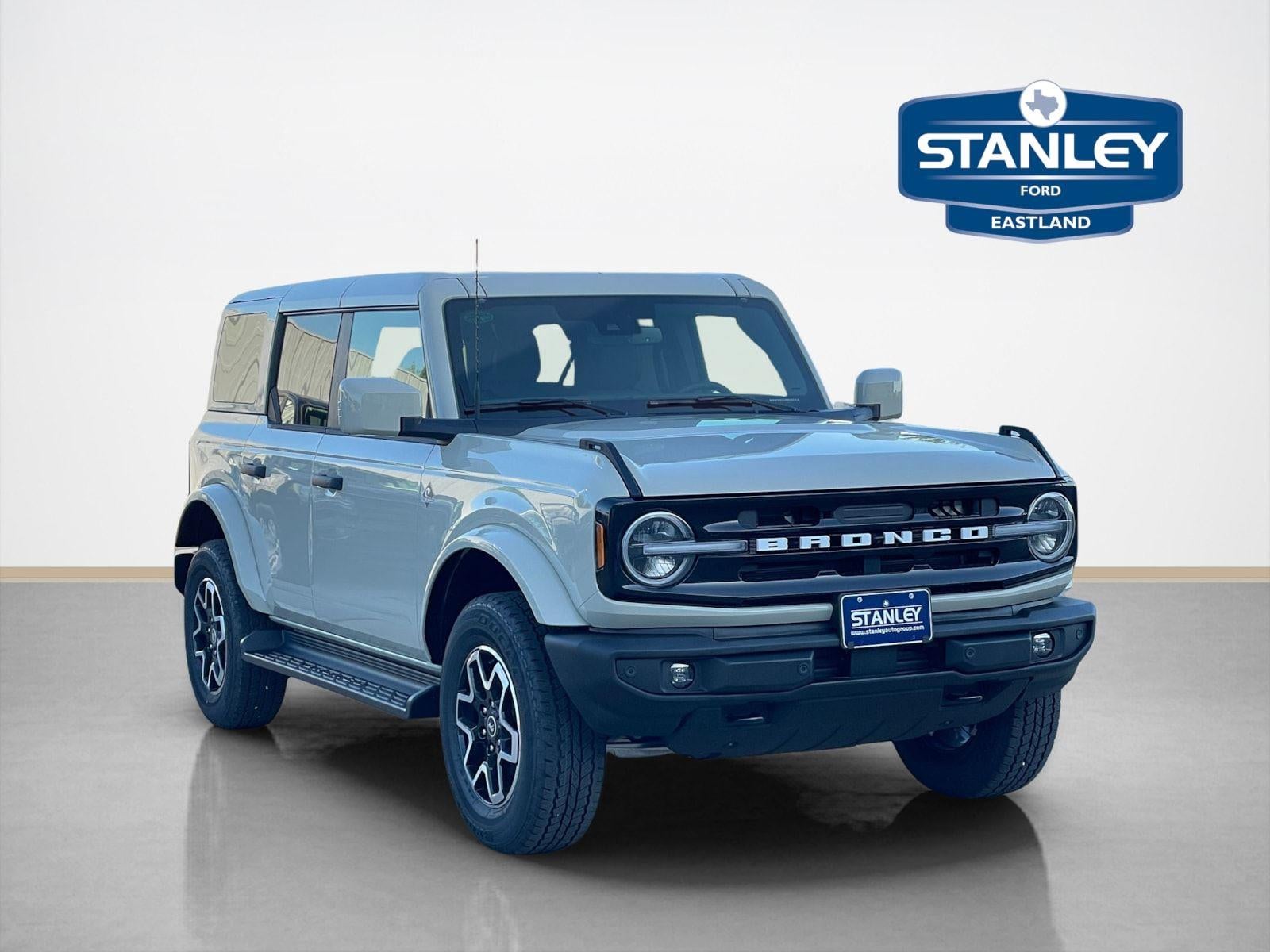 2026 Ford Bronco Outer Banks in Desert Sand — front three-quarter view